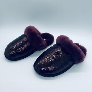 UGG WOMEN’S BURGUNDY SLIPPERS WITH SEQUENCE SIZE 6 NWT
